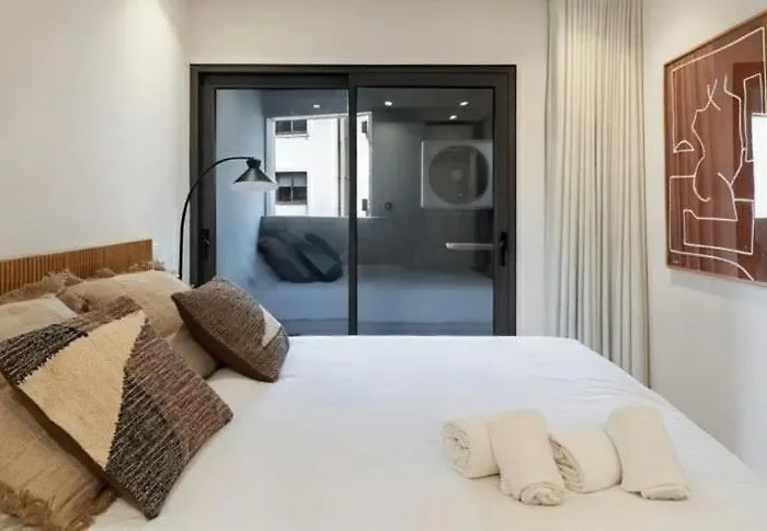 Stylish Flat With Balcony, In * Porto