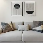 Stylish Flat With Balcony, In Διαμέρισμα