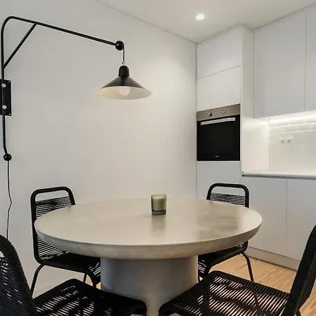 Apartamento Stylish Flat With Balcony, In *