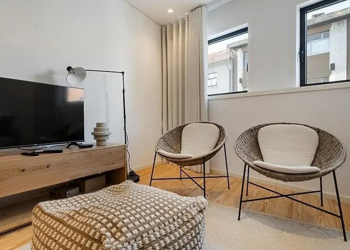 Stylish Flat With Balcony, In Apartamento