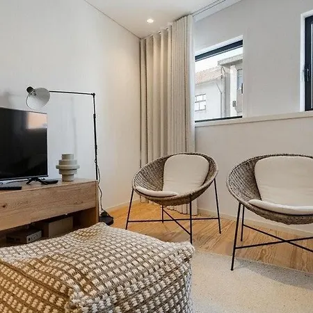 Stylish Flat With Balcony, In Appartement