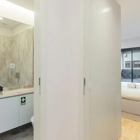 Appartement Stylish Flat With Balcony, In