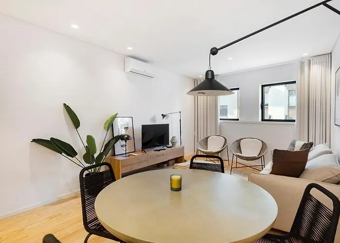 Stylish Flat With Balcony, In Appartement