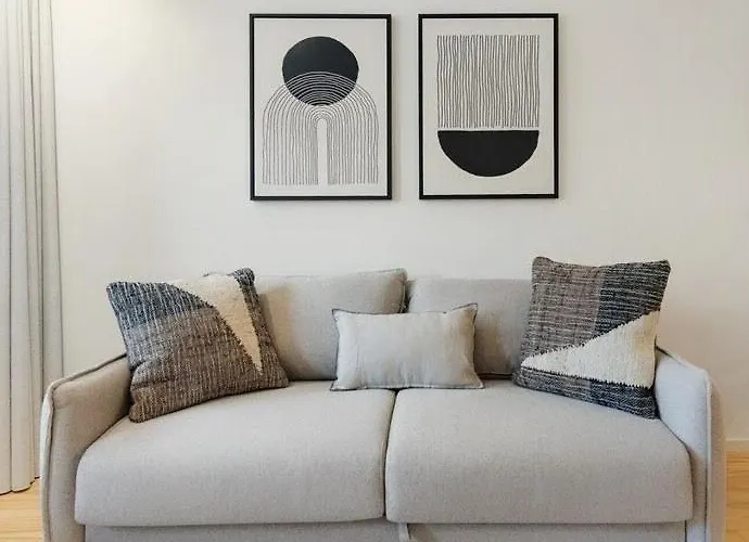 Stylish Flat With Balcony, In Appartement